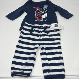 Baby gap onesie set size 0-3months powered by milk navy set